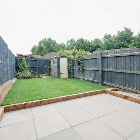 Stylish 2-Bed Contractor Haven: NEC & Airport Proximity Villa Birmingham Exterior photo