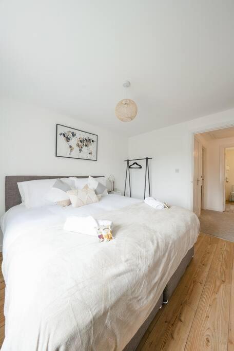 Stylish 2-Bed Contractor Haven: NEC & Airport Proximity Villa Birmingham Exterior photo