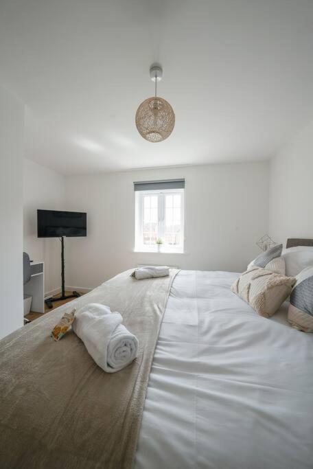Stylish 2-Bed Contractor Haven: NEC & Airport Proximity Villa Birmingham Exterior photo