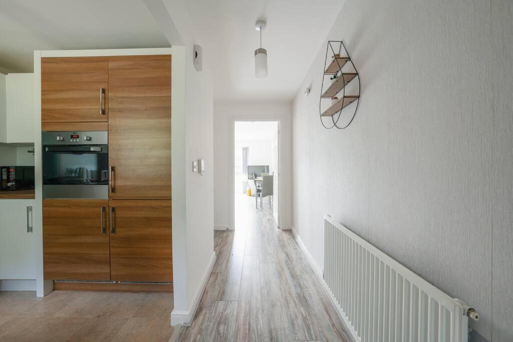Stylish 2-Bed Contractor Haven: NEC & Airport Proximity Villa Birmingham Exterior photo